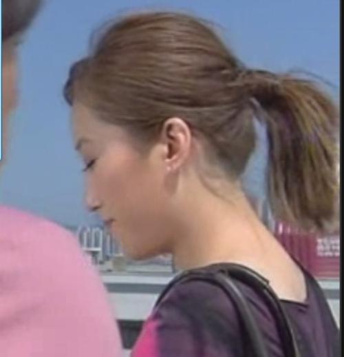 成人的马尾怎么扎视频,轻松学会成人马尾扎发教程