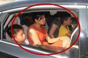 成人坐溜溜车搞笑视频,成人搞笑视频带你笑翻天