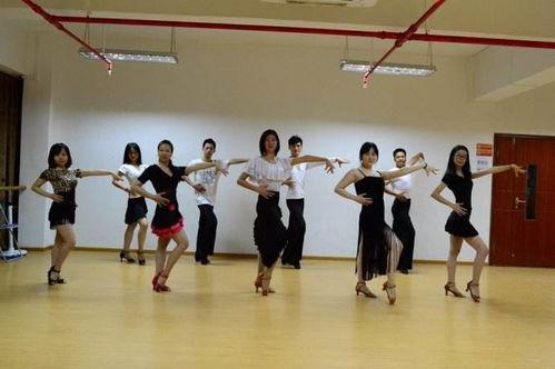 玉桥成人舞蹈视频大全,舞动人生，尽享欢乐时光