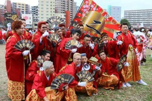 新疆男孩在家成人礼视频,传统与现代的交融瞬间